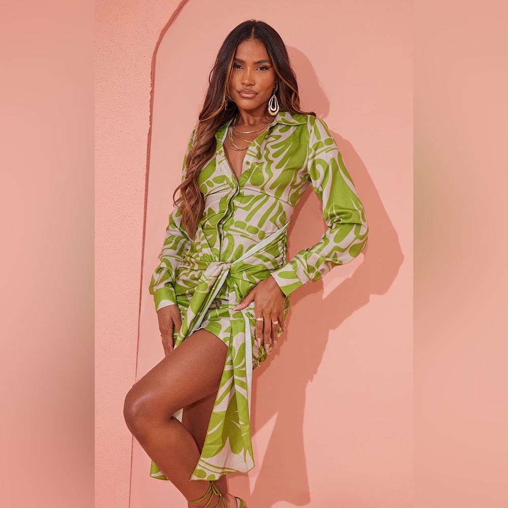 Pretty Little Thing Green Abstract Vacation dress